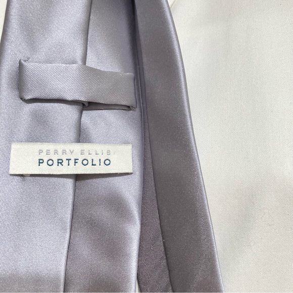Perry Ellis Portfolio Sateen Slim Tie Shiny Gray Silver Color 3" Wide - Picture 4 of 6